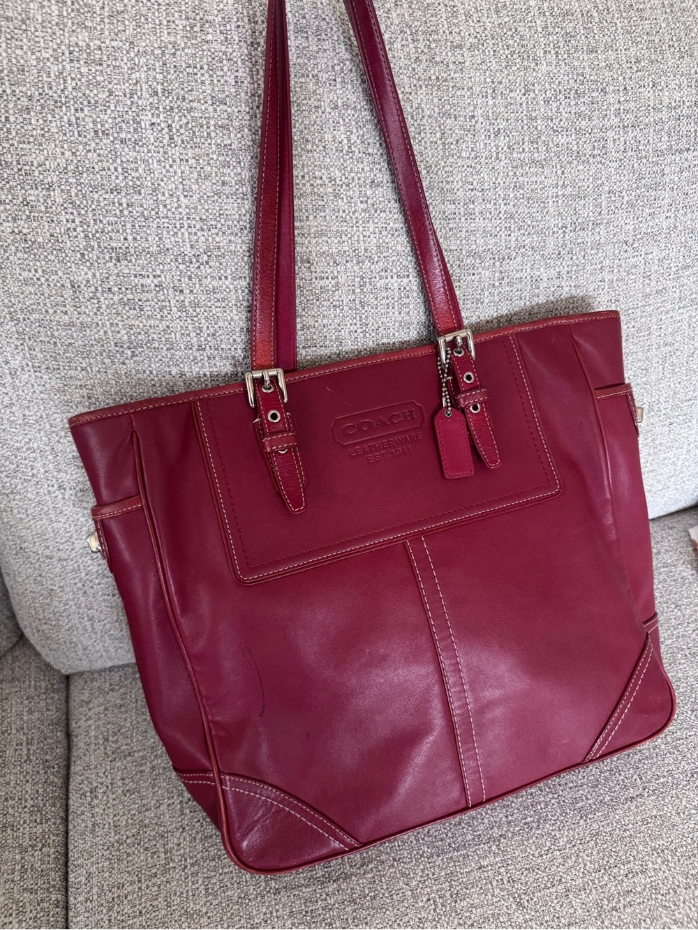 Vintage COACH  Cherry Red F11396
Hampton Leather Tote